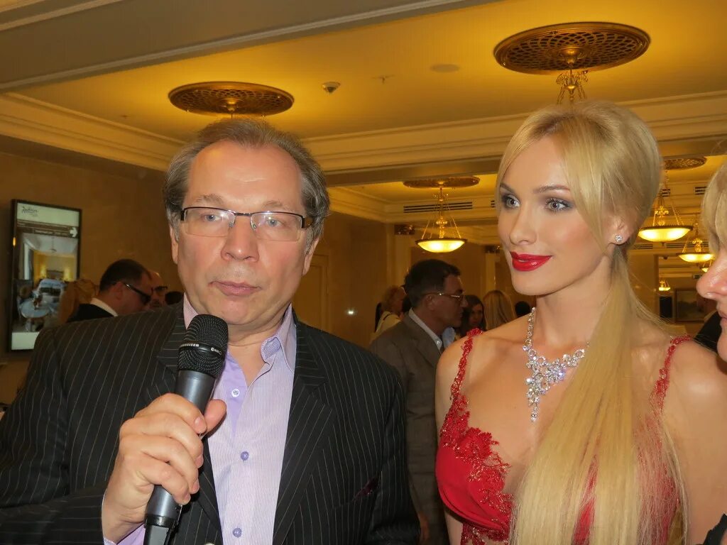 Алиса без мужа. Алиса без мужа. Алиса без мужа. Алиса казьмина. Алиса найди меня.
