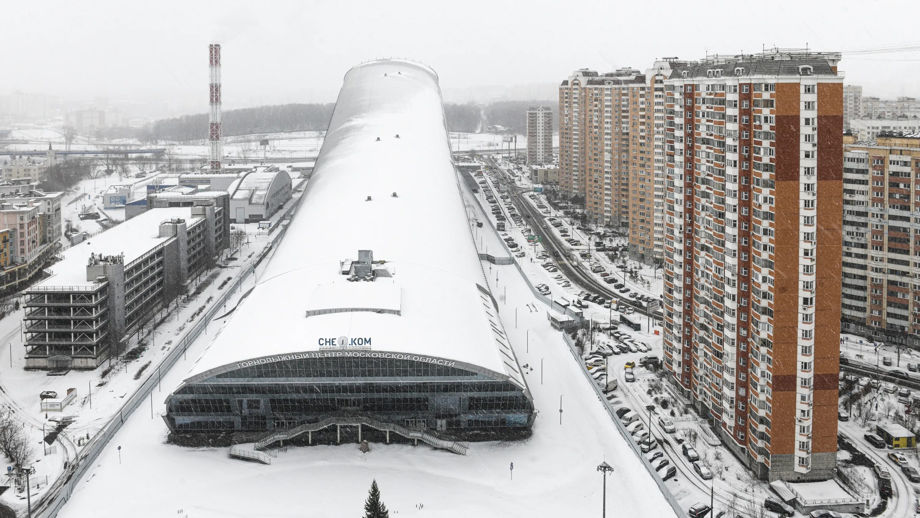 Павшинская Пойма снежком. Здание снежком в Красногорске. Снежком горнолыжный комплекс в Красногорске. Снежком горнолыжный комплекс в Красногорске сносят.