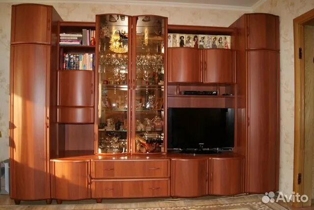 стенка в гостиную в моршанске. как продать мебель на авито. псковская мебель стенки. стенка б/у. старинные стенки.
