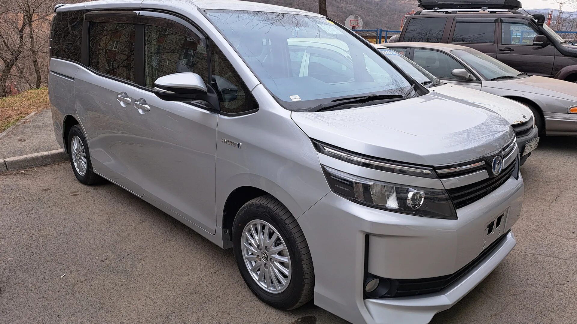 Toyota voxy r60. Тойота вокси 2003. Тойота вокси 2002. Тойота вокси 65 кузов. Тойота вокси 2006.