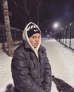 Познакомились 12