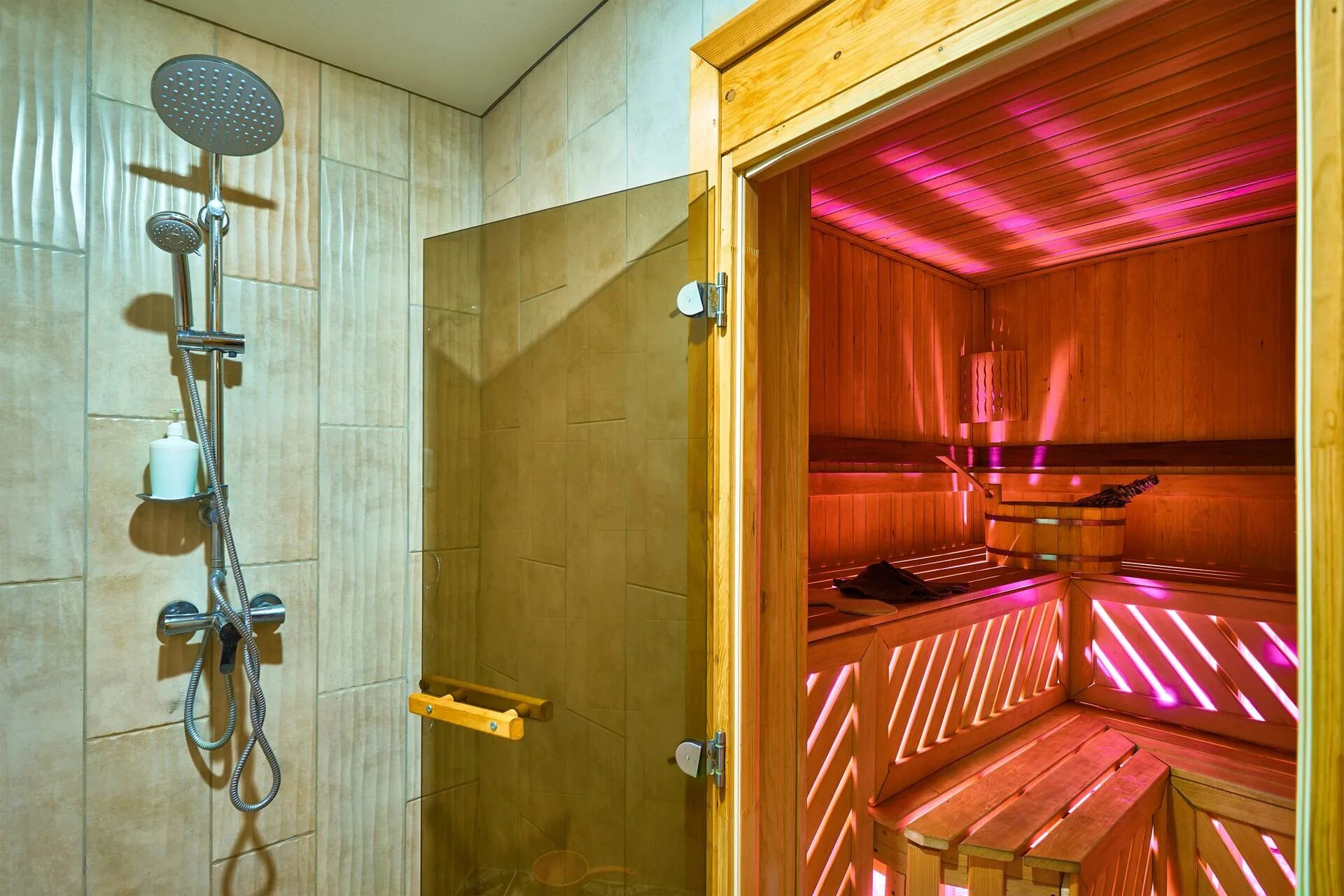 Джакузи ночью. Спа хаус. Спа хаус тула. Spa house отзывы. Soho house hotel.