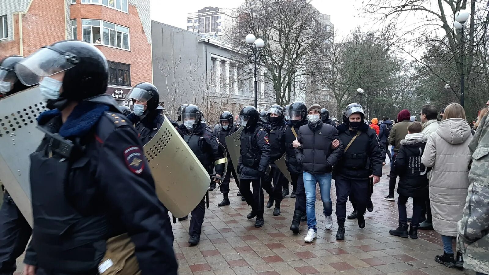 Красноярск митинг Навальный 31 января. Митинг в Ростове в 2014. Митинг в Ростове. Медицинский митинг