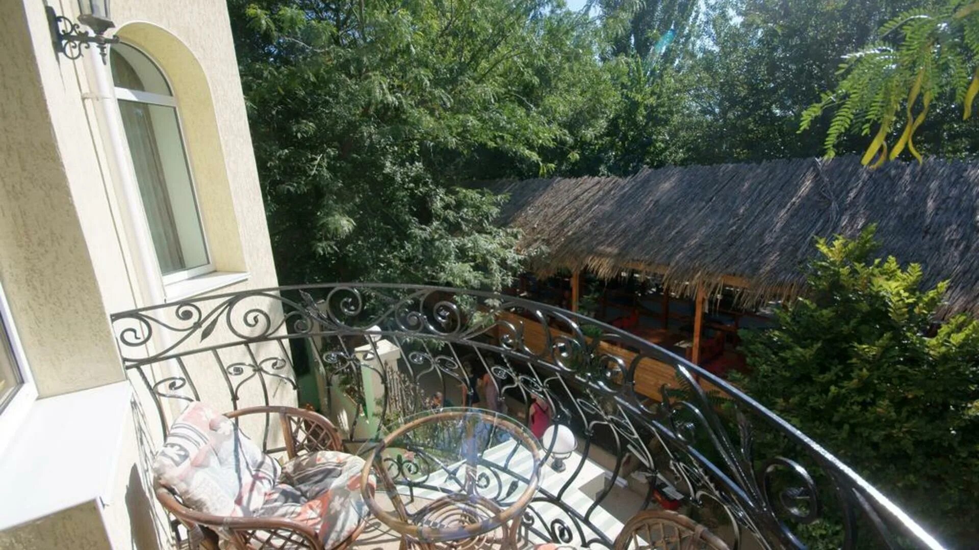 судак крым тенистая аллея 13. отель сота в судаке. гостевой дом эва судак. гостиницы. сота судак.