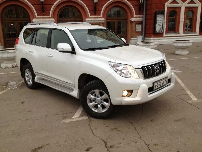 Купить тойота ленд крузер авито россия. Тойота Прадо 150 белый. Toyota Land Cruiser Prado 150 белый. Toyota Land Cruiser Prado 2012. Тойота ленд Крузер Прадо 2011 белый.