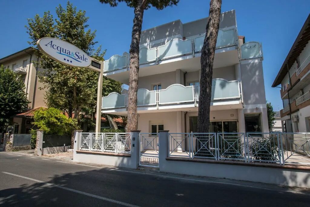 Sale hotels. Пейя кипр. Город sale австралия. Sale hotels. Сейл (австралия).