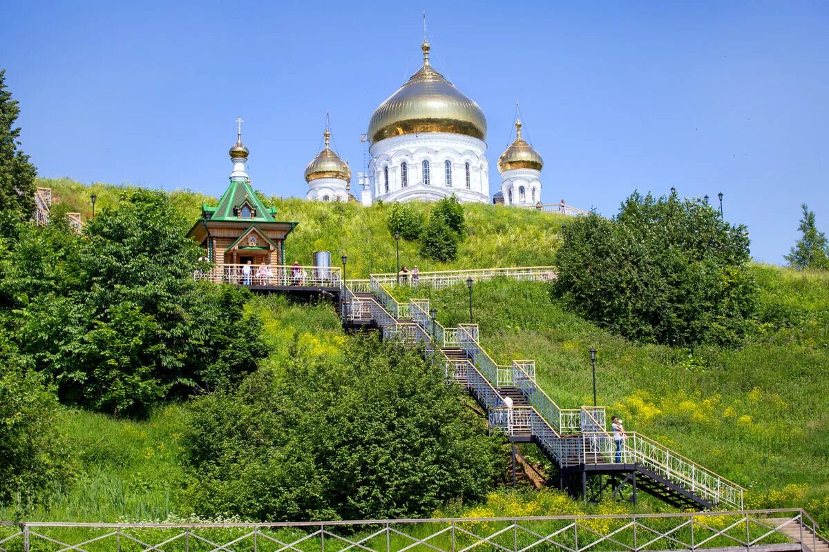 Белогорский монастырь Пермский. Церковь Белогорье Пермский край. Белогорский Николаевский монастырь Пермь. Свято Николаевский монастырь Пермский край.