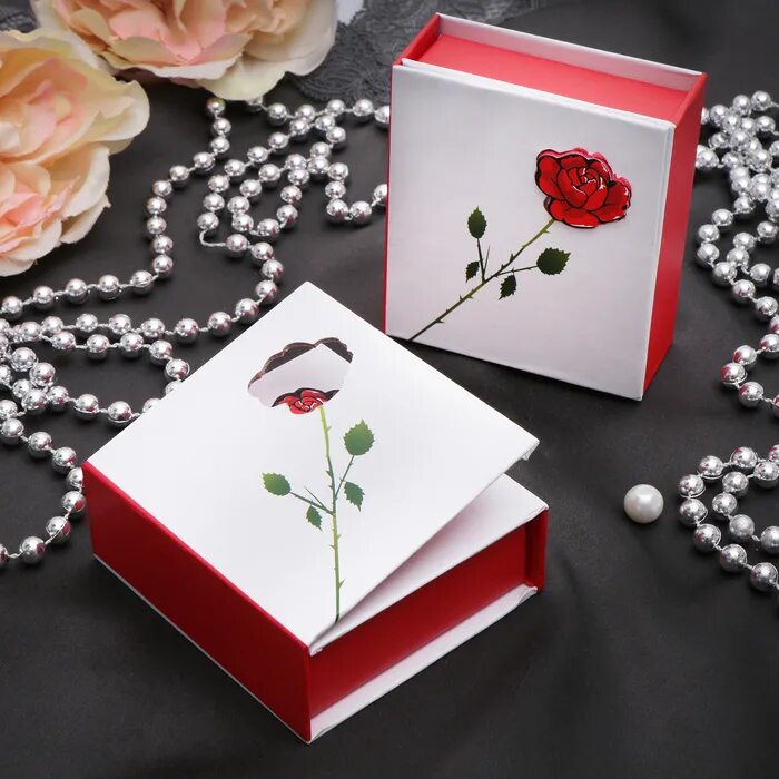 Подарочная коробочка для сережек. Коробочка подарочная для бижутерии. Подарочная коробка. Коробочка для украшений. Подарочная коробочка для сережек.