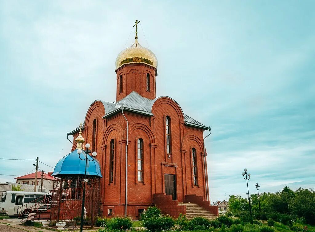 Церковь старый Заинск. Храм + Заинск. Церковь в Заинске Татарстан старые. Телефон свято троицкого