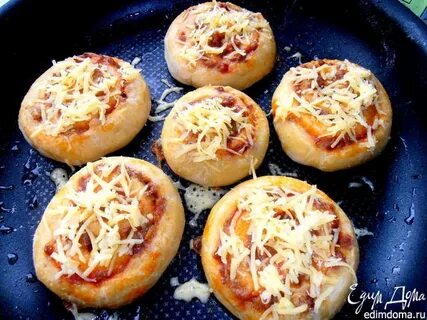 Булочка с мясом и картошкой