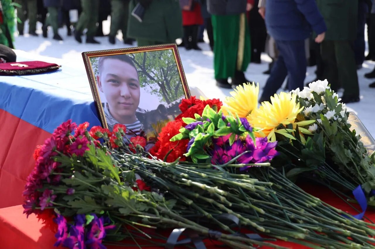 Прощание с военным. Сабит Сакаев. Похороны военнослужащего.