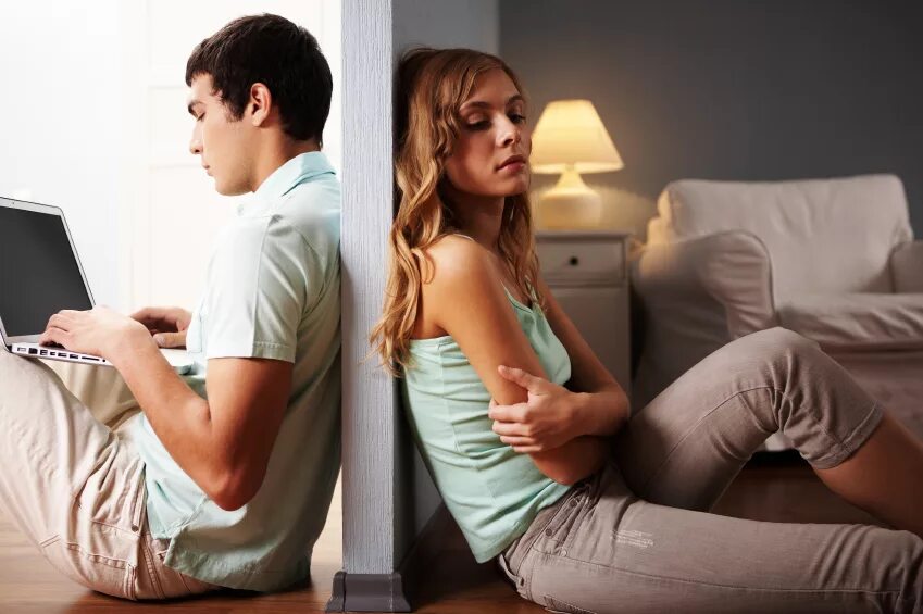 Как вернуть отношения после расставания. Взаимоотношения мужчины и женщины. Мужчина и женщина в разные стороны. Мужчина и женщина в интернете. Отношения между мужчиной и женщиной.