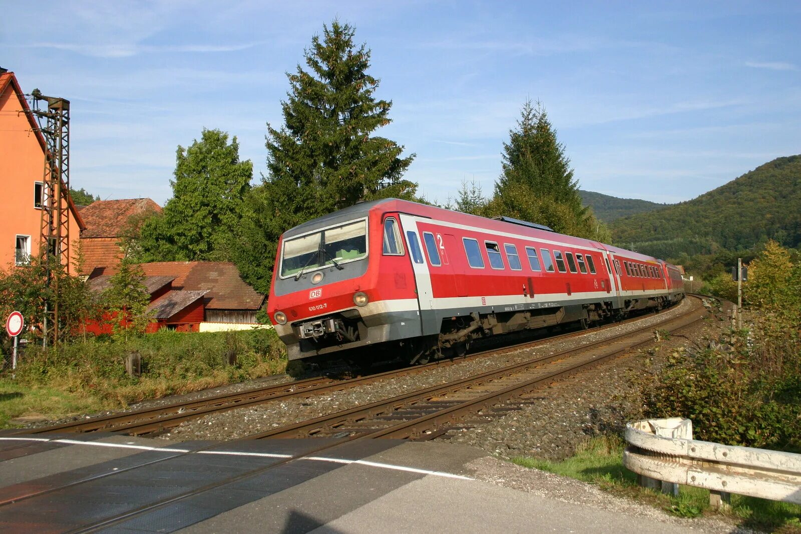 Der bahn. Жд db bahn. db deutsche bahn для детей. br 610 train. ваген город в германии.