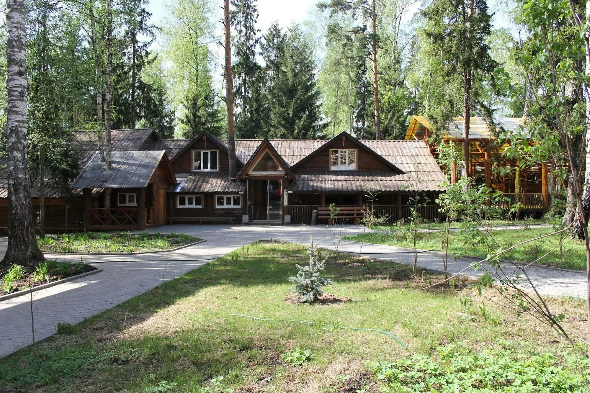 Клубы отдыха в подмосковье. Артиленд балашиха. Солярис мытищи база отдыха. Парк отель голицын клуб. Солярис отель мытищи.