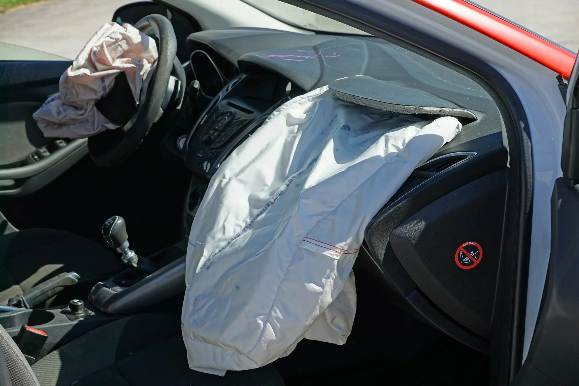 Подушки безопасности Рено Каптур. Takata подушки безопасности. Стреляные подушки безопасности. Фронтальные подушки безопасности.