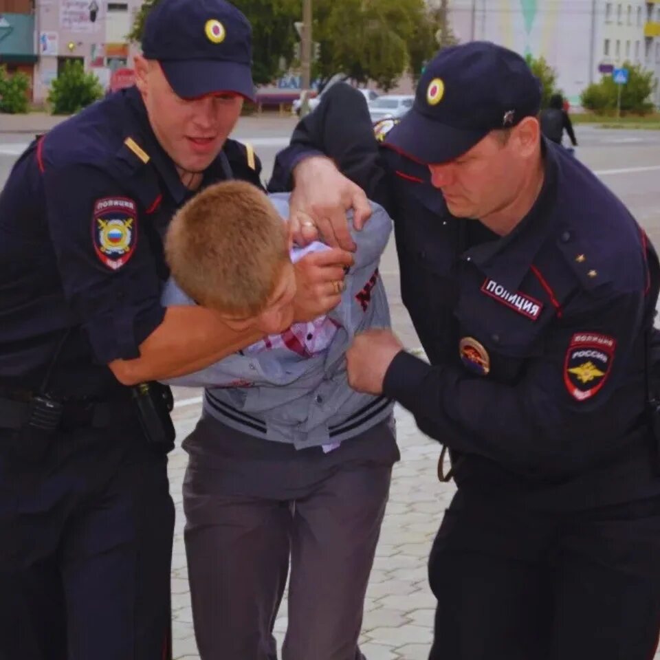 Сотрудник полиции. Работник полиции. Полицейский для детей. Чем занимается полицейский