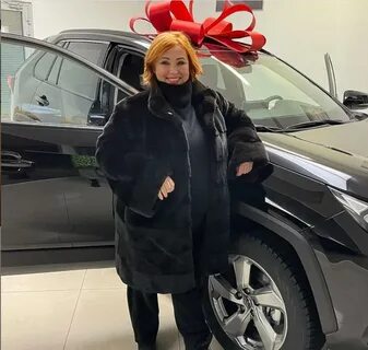 Подарил маме машину