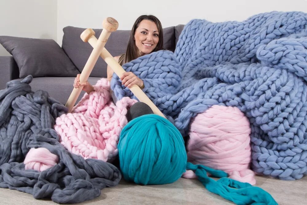 Knitting hands. Пряжа, вязание, женщина. Вязание декор. Пряжа для вязания Marshmallow. Knitting Home вязание.