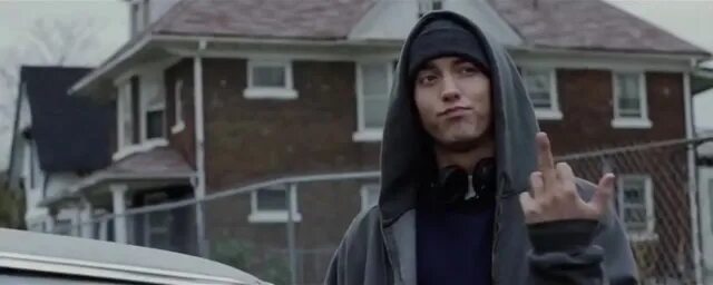 Джимми 8 миля. 8. Eminem 8 миля. Вентворт миллер и эминем. Eminem 8 mile в полный рост.