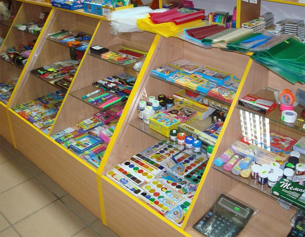 торговые стеллажи для канцтоваров. стеллажи для канцтоваров. полки для канцтоваров. витрина для канцтоваров. оборудование для канцелярского магазина.