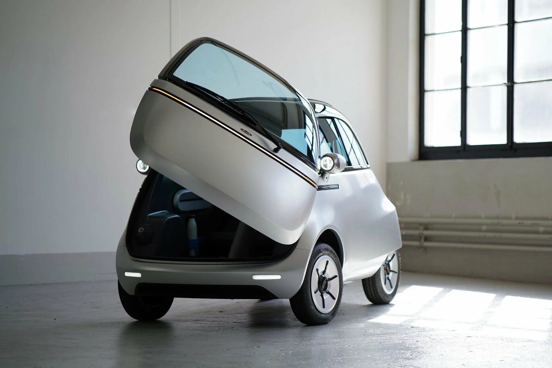 Микролино электромобиль. Микролино электромобиль 2.0. Microline 2.0 Micro-Mobility. BMW Isetta 2022.