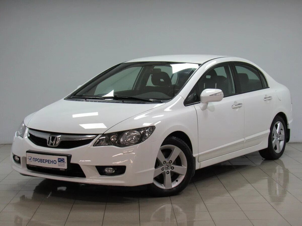 Honda Civic 4d 2009. Honda Civic 2009 седан. Honda Civic 2008 белая Рестайлинг. Honda Civic 8 седан белый.