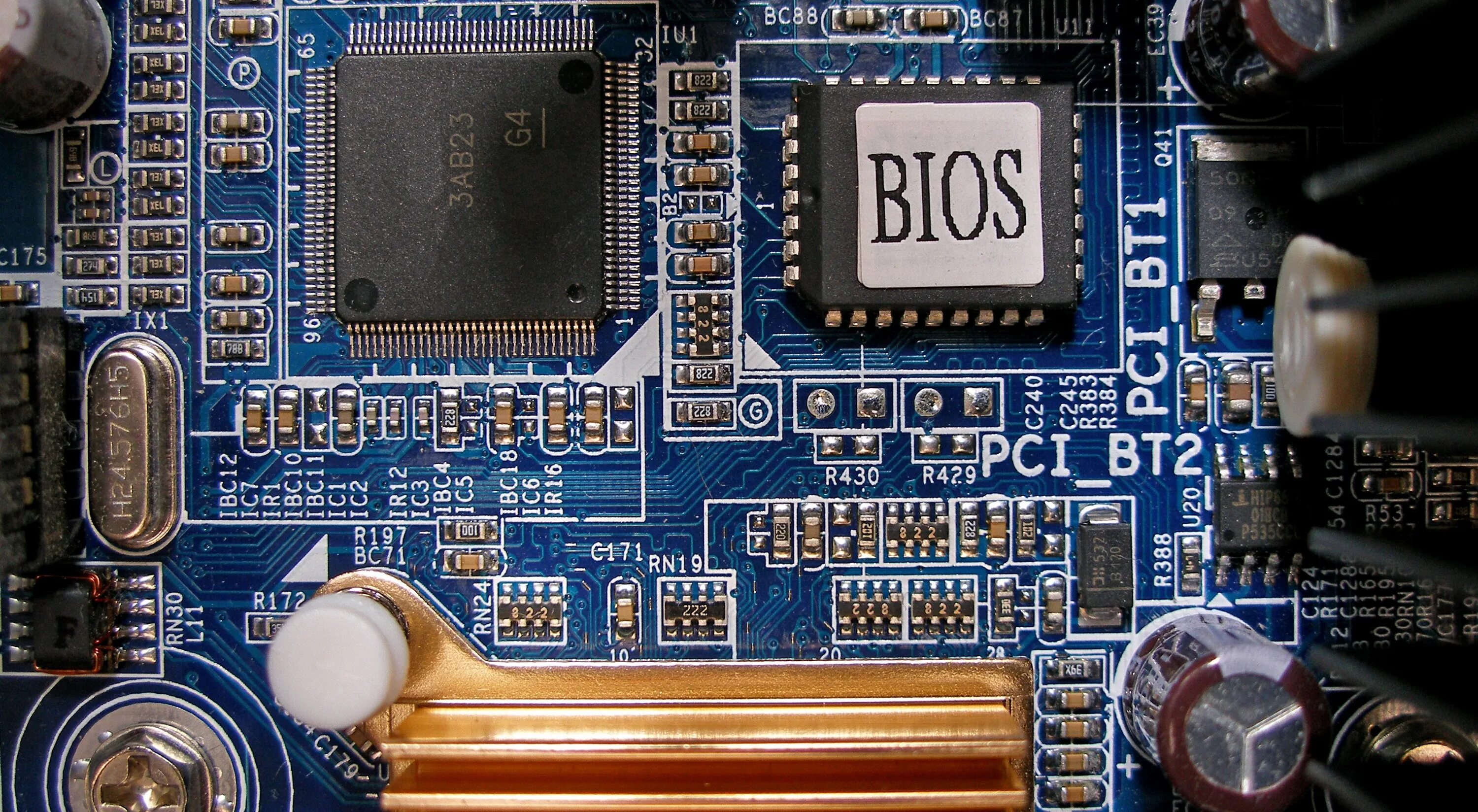 Is not a proper bios. Bios. bios фото. bios motherboard. bios chip.