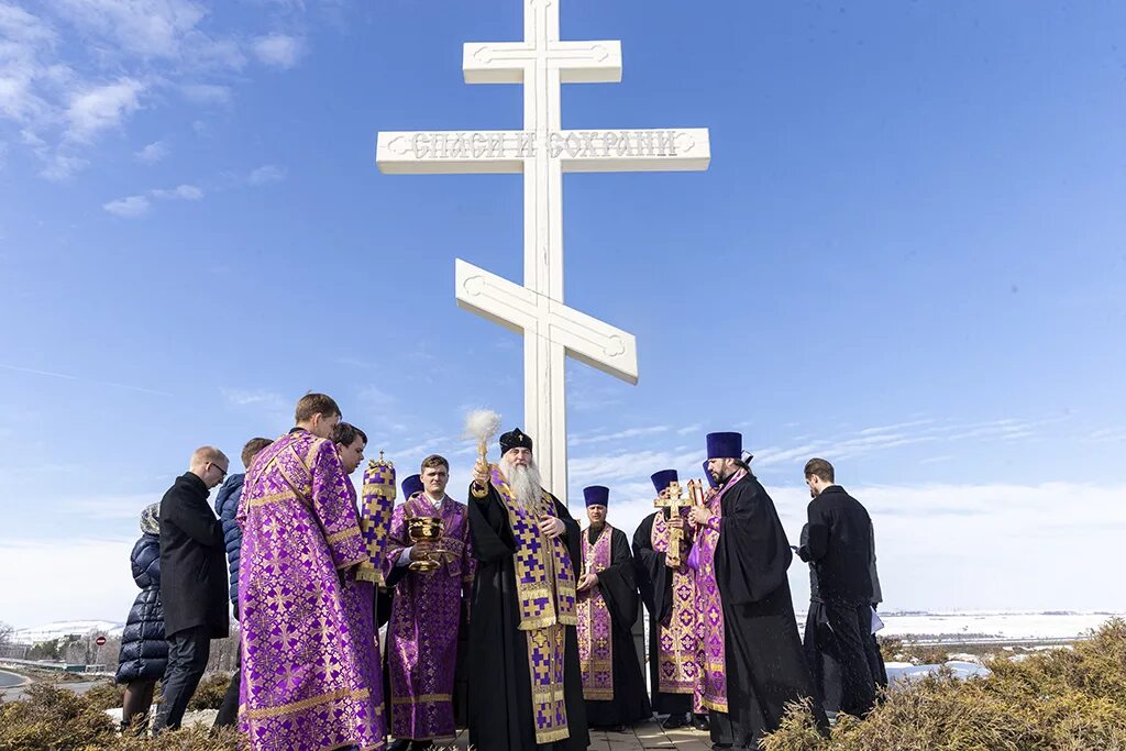 Храм 40 Севастийских мучеников в Саратове. Храм 40 Севастийских мучеников в пос Жасминный г Саратова. Автомобильный крестный ход. Свято Троицкий храм горячий ключ крестный ход. Святые саратовской области