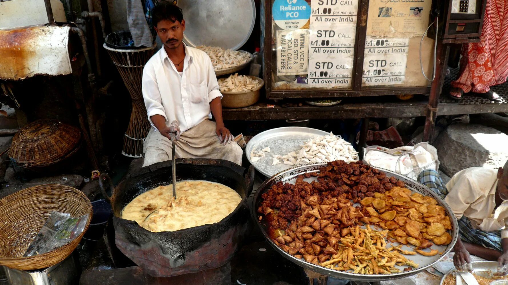 Еду сам. Indian Bread Market. Bread India Market. Kind of India Breads. Попробовать что то ятикудамасай.