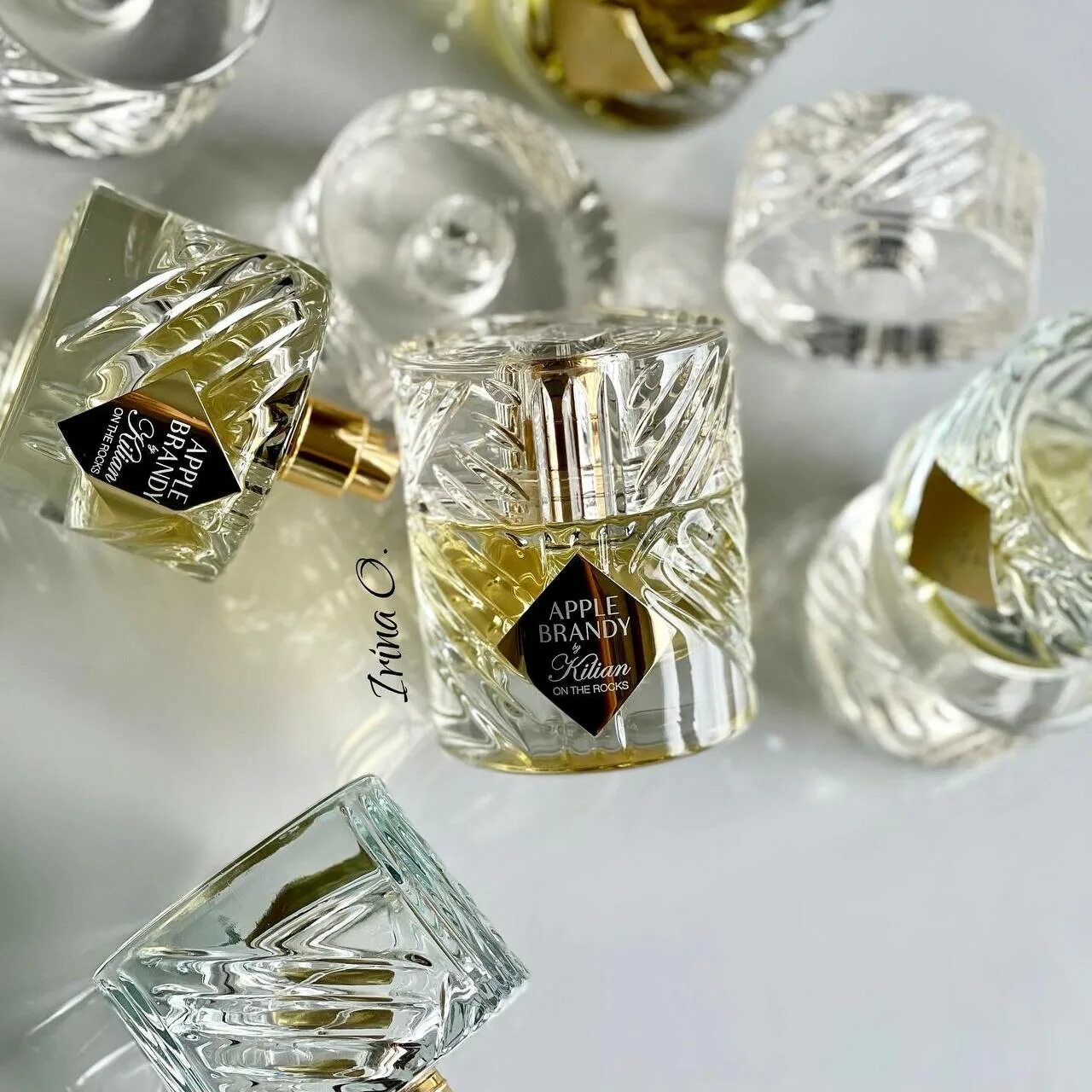 Kilian apple brandy. Kilian apple brandy edp 50ml. Стакан с виски на прозрачном фоне. Kilian apple brandy. Виски рюмки лед.