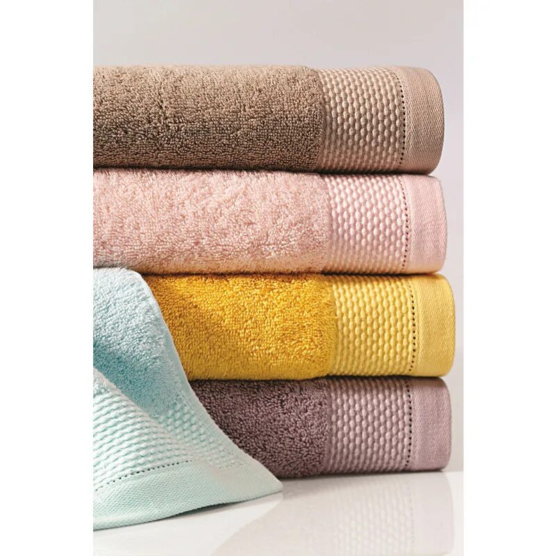 Полотенце корень. Soft Cotton Havlu. Стопка полотенец. Мягкие полотенца. Красивые полотенца.