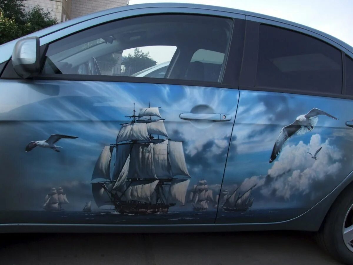 аэрография. авто. аэрография на машине. аэрография на черном авто. аэрография.