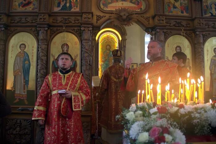 храм димитрия солунского курск. храм дмитрия солунского курск настоятель. храм дмитрия солунского курск официальный сайт. храм димитрия солунского курск. храм дмитрия солунского дмитриев курская область.