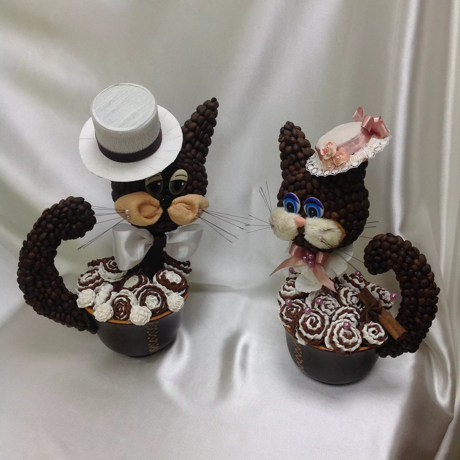 Декорации из кофейных зерен. Топиарий из кофейных зерен. Кофейные идеи. Топиарии из кофейных зерен. Поделки из кофейных зёрен.