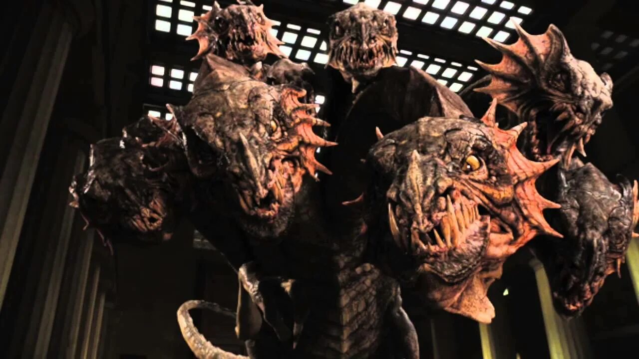 Похитители монстров. Перси джексон и похититель молний фильм 2010 чудовища. Перси джексон 1 фурия. Перси джексон гидра. Лернейская гидра перси джексон.