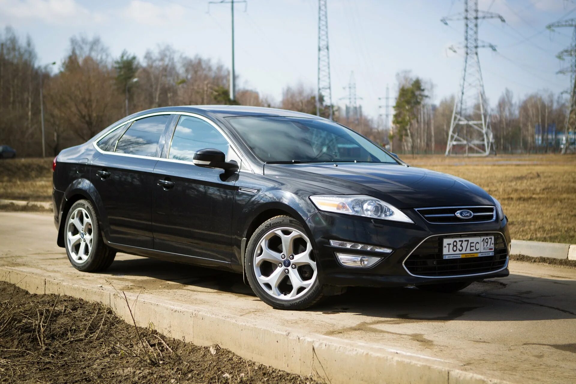 Гудит форд мондео. Ford Mondeo 4. Ford Mondeo 4 Black. Машина Форд Мондео 4. Ford Mondeo 4 2011.