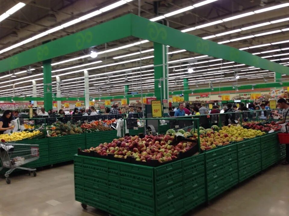 Ашан метро марьина роща. Ашан роща. Ашан сити марьина роща. Ашан роща. Капитолий торговый центр москва марьина роща магазины.