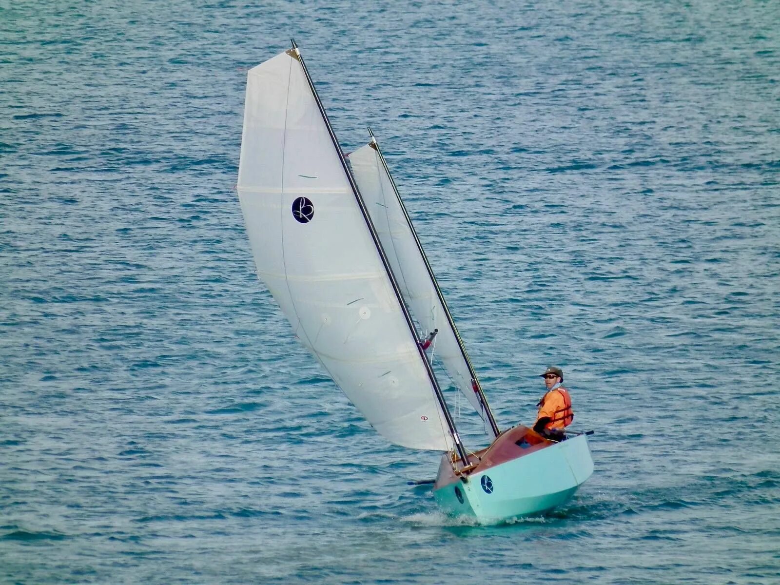 Яхта микро. Швертбот микро. Микро круизер яхта. Micro Cruiser яхта. Яхта класса микро.