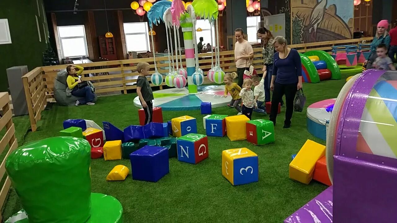 Италмас торговый центр ижевск игровая зона. Италмас купальница европейская. Купальница италмас. Цветы купальницы в живописи. Италмас цветок ижевск.