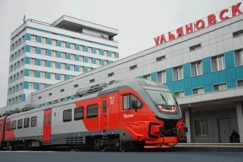 Ульяновск казань пригородный поезд. Инза ульяновск центральный. Ульяновский вокзал центральный. Ульяновск-центральный, ульяновск, локомотивная улица, 96. Инза железнодорожный вокзал.