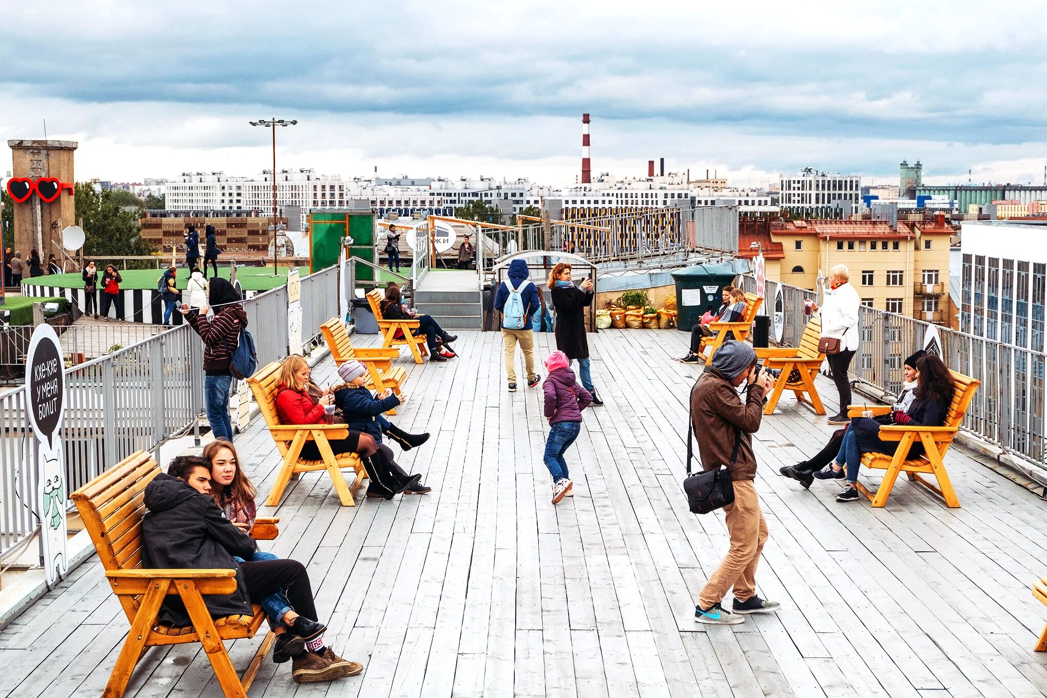 Дизайн завод флакон в москве. Креативное пространство города. М. Стрит-арт nevercrew. Дмитровская хлебозавод флакон.
