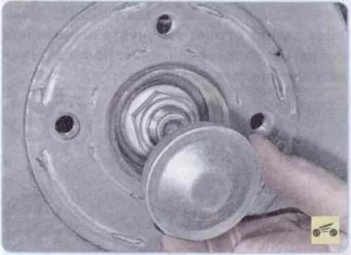 Момент затяжки ступичной гайки nissan tiida. Затяжка гайки задней ступицы. Kia rio момент затяжки подшипника ступицы. Затяжка гайки задней ступицы. Затяжка гайки задней ступицы.