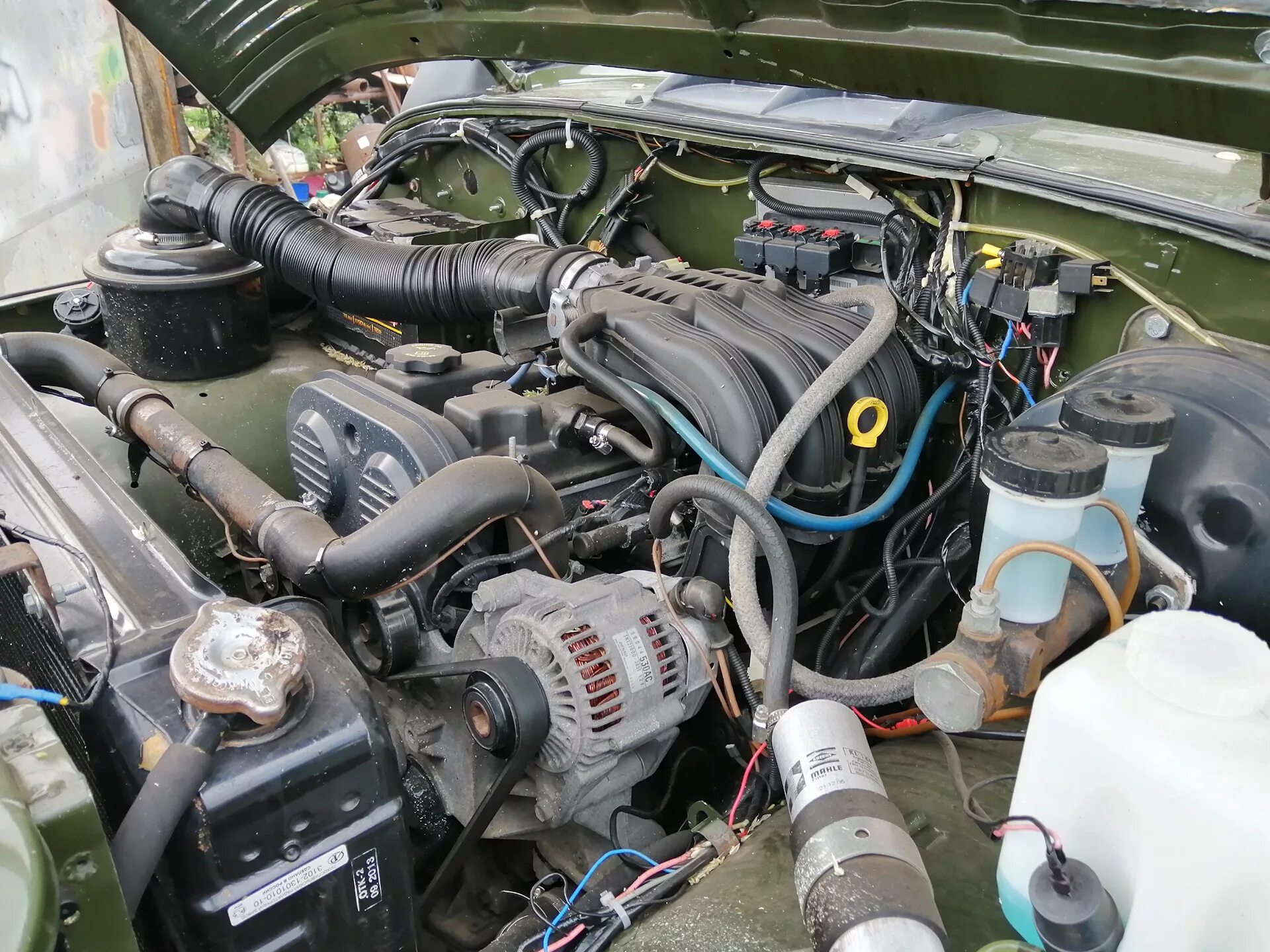 Двигатель УАЗ 469. УАЗ 469 двигатель дизель. УАЗ Хантер мотор 2.4. Двигатель Крайслер на УАЗ 469. Какой двигатель на уаз хантер