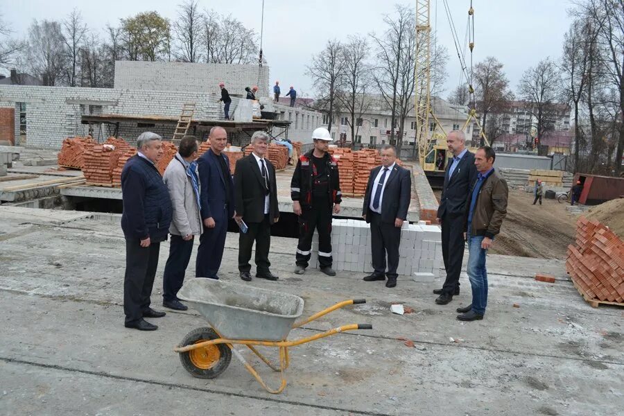 Жуковка брянской новости. ФОК Жуковка Брянская область. Глава города Жуковка Брянской области. Спортивный комплекс Жуковка. Десна Жуковка Брянская область.