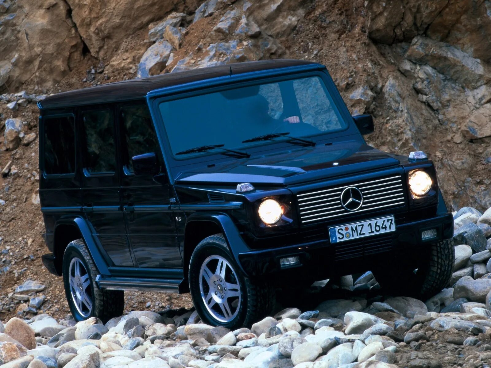 Машины гелик сколько. Mercedes Benz g500. Мерседес Бенц Гелендваген. Мерседес-Бенц Гелендваген g500. Mercedes-Benz g500 w463.