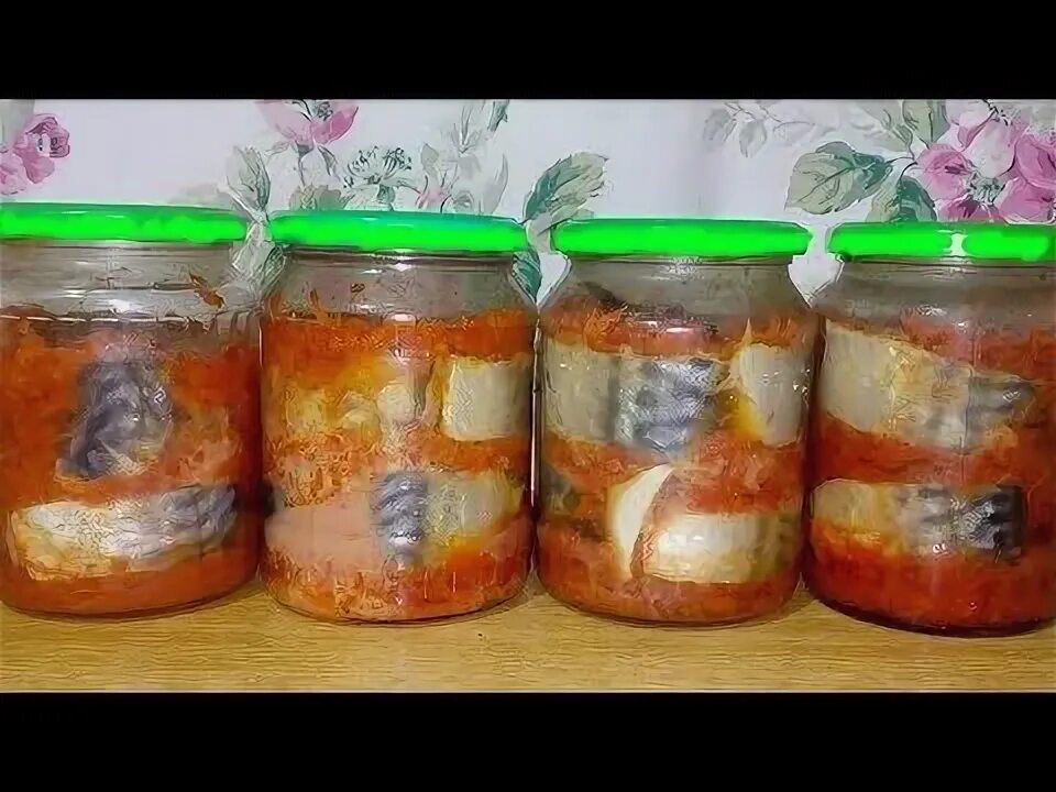 Рыбные консервы в мультиварке на зиму. Консерва из скумбрии на зиму. скумбрия с перловкой и овощами на зиму. скумбрия в томате с овощами консервы. салат со скумбрией на зиму.