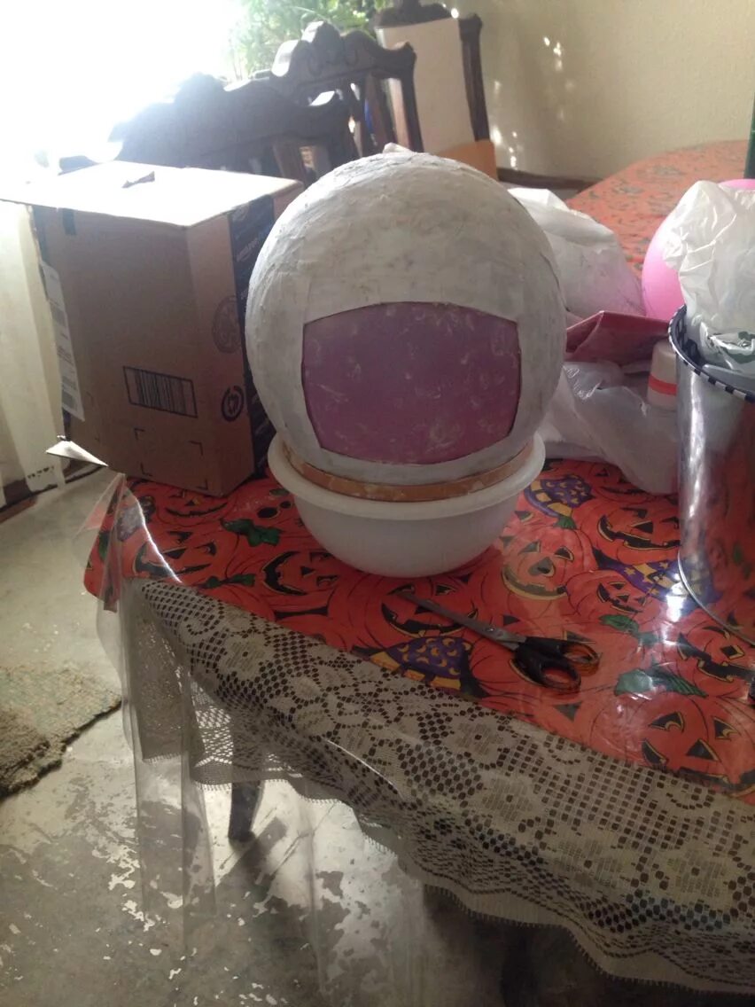 Шлем космонавта из папье маше