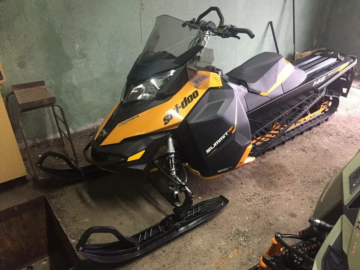 Ski Doo Summit 600 2014. BRP Ski-Doo Summit 600. Ski Doo Summit 600 SP. Ski-Doo Summit SP 600 E-Tec.