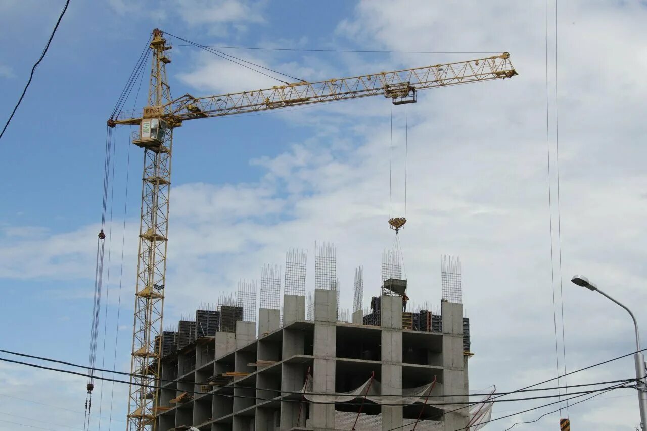 Платова 1 ход строительства. Строительство 2021 год. Шальчининкай 2021 стройка многоэтажного дома. Новокузнецк 2021 год. Космодром восточный стройка сейчас.