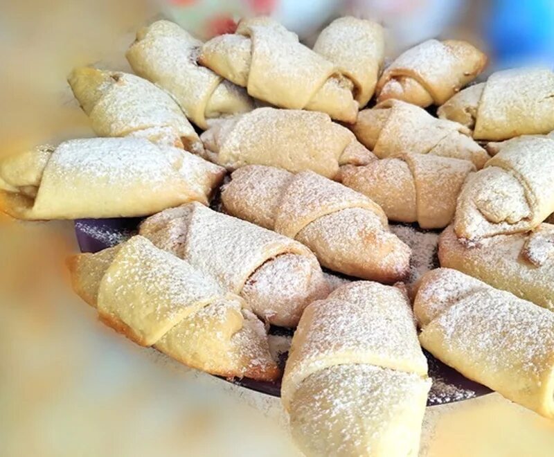 Печенье рогалики с повидлом песочное. Пухтани рогалик. Печенье творожные рогалики. Печенье рогалики. Печенье рогалики.